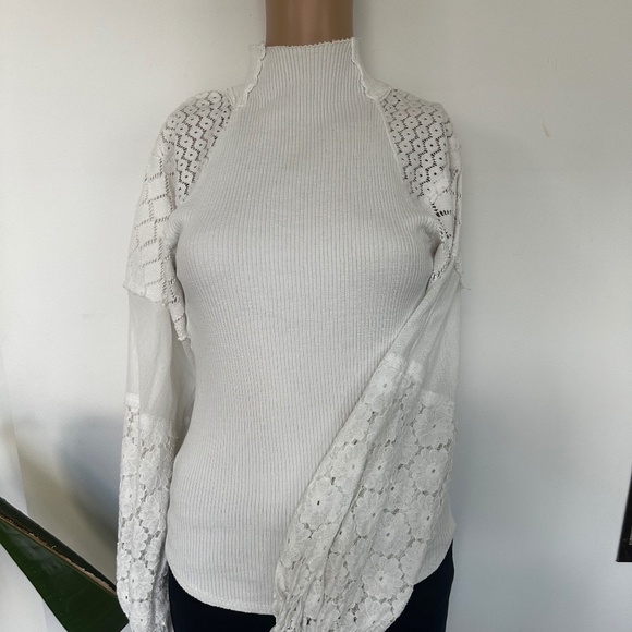 3 Sweater Bundle Bonanza: Theory & Alexander Wang (wool) & Free People (cotton) - Picture 4 of 9
